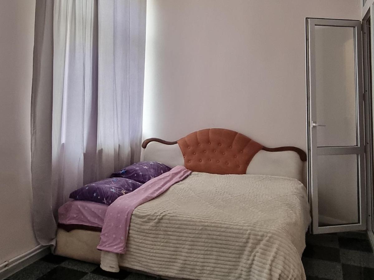 Затишна Квартира В Центрі Міста Ternopil Exteriör bild